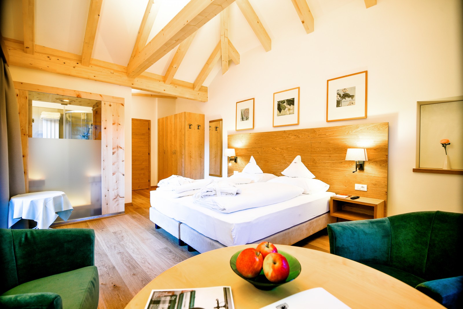 Alpenflair im Doppelzimmer mit Hydrosoftsaune, Hotel mit Sauna Algund
